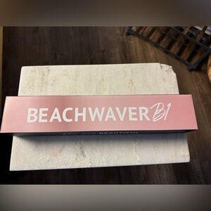Beachwaver B1 Rotating Curling Iron in Midnight Rose | 1 inch